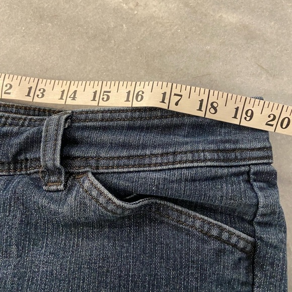 Liz Claiborne Size 16W Slim Power Cropped Blue Stretch Denim Jeans Shorts - Picture 9 of 11